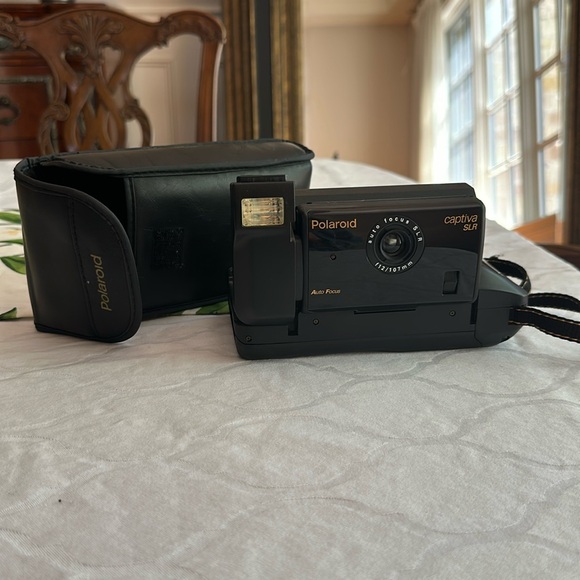 Polaroid Captiva SLR - Picture 1 of 6
